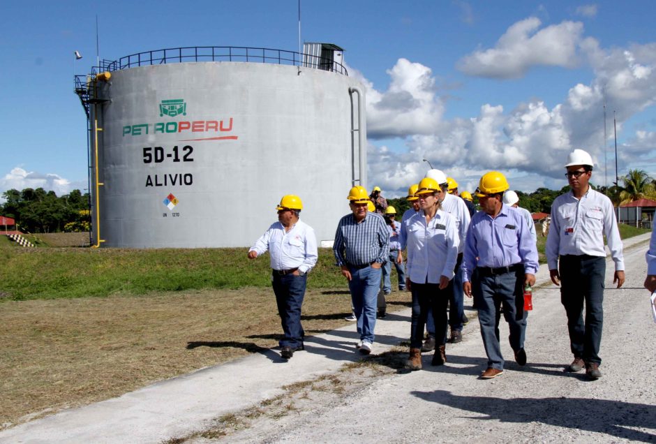 MINISTRO ÍSMODES Y GRUPO DE TRABAJO DEL CONGRESO SUPERVISARON LA ESTACIÓN 5 DE PETROPERÚ