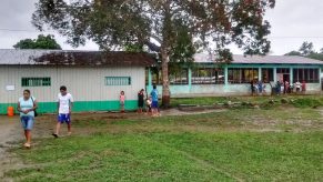 PETROPERÚ inicia construcción de aula en colegio de Amazonas