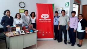 PETROPERÚ entregó libros de Ediciones Copé en Sechura, Piura
